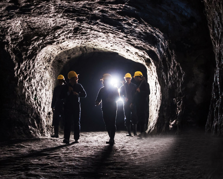 Exploraciones y Excavaciones