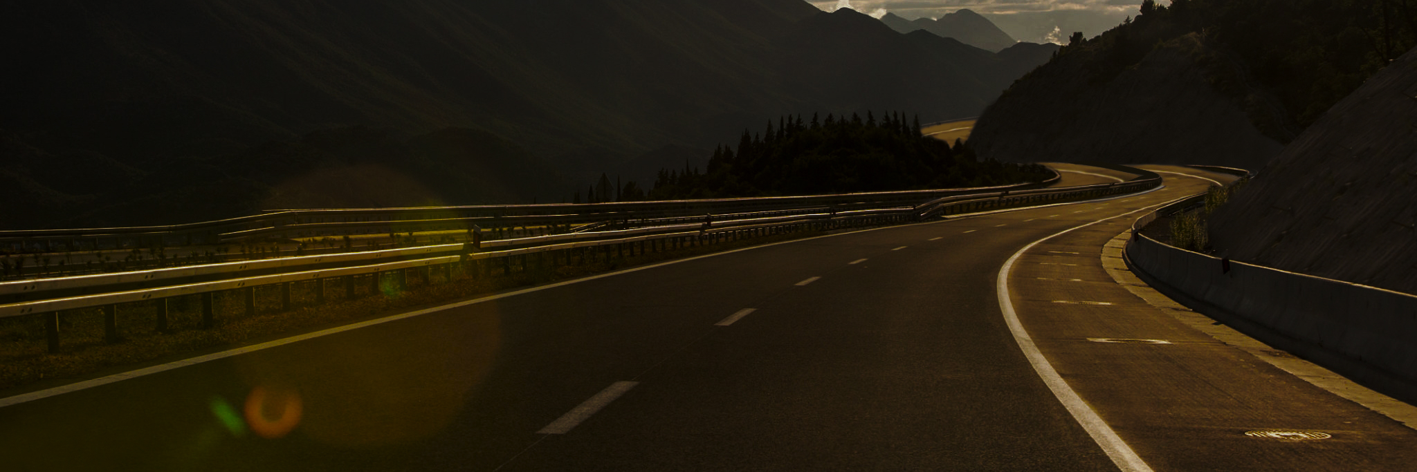 Banner de trabajadores de Comiluz Sac